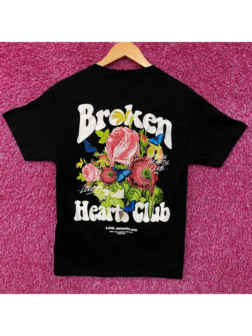 Fashion Nova Broken Hearts Club Graphic Tee Small
